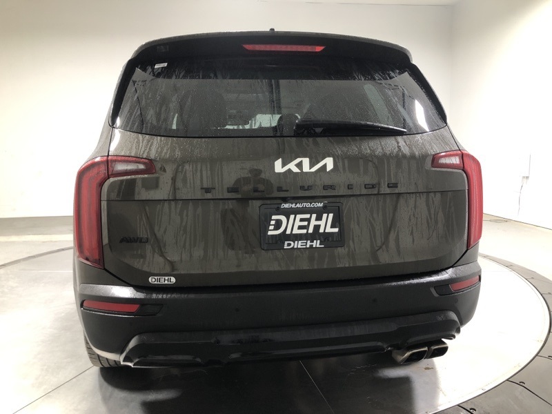 2022 Kia Telluride SX photo 3