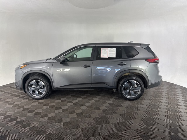 2024 Nissan Rogue SV photo 4