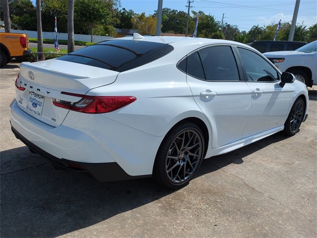 2025 Toyota Camry SE photo 4