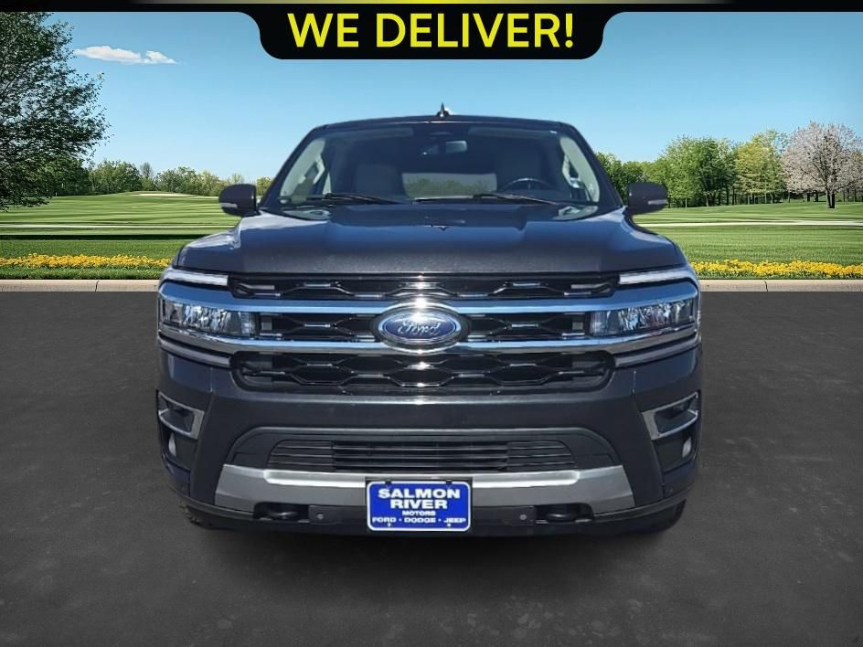 2023 Ford Expedition Limited photo 2
