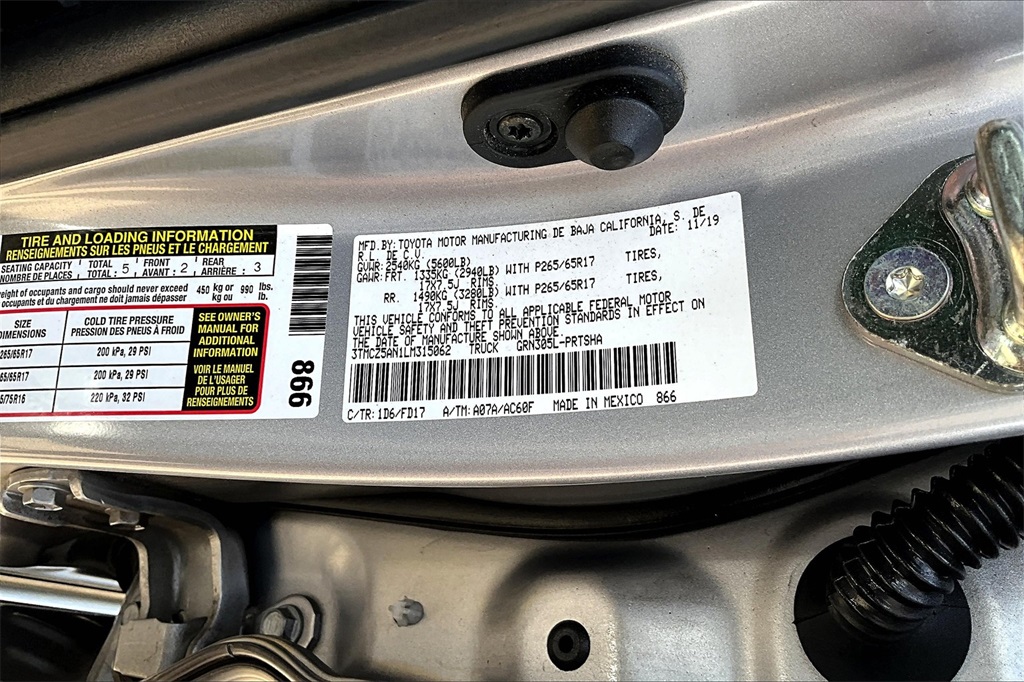 2020 Toyota Tacoma TRD Sport photo 36