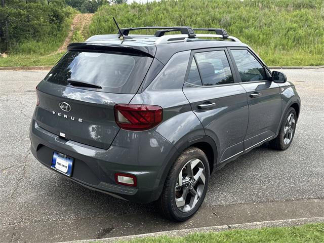 2025 Hyundai Venue Limited photo 5