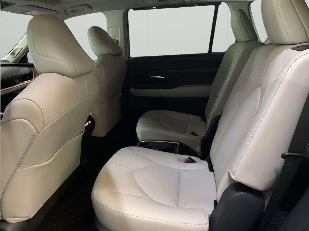 2025 Toyota Grand Highlander Limited photo 12