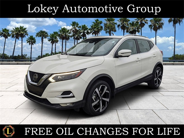 2022 Nissan Rogue Sport SL's photo
