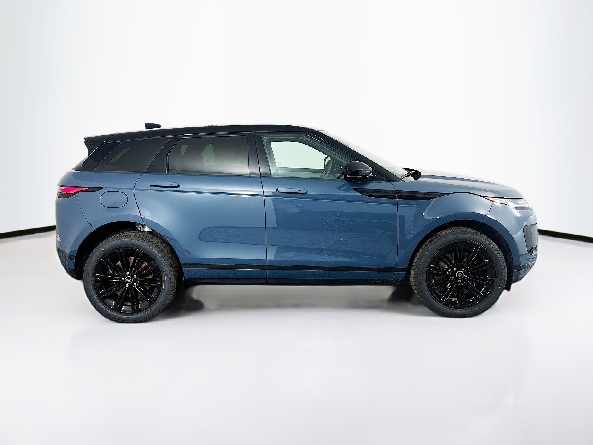 2026 Land Rover Range Rover Evoque S photo 4