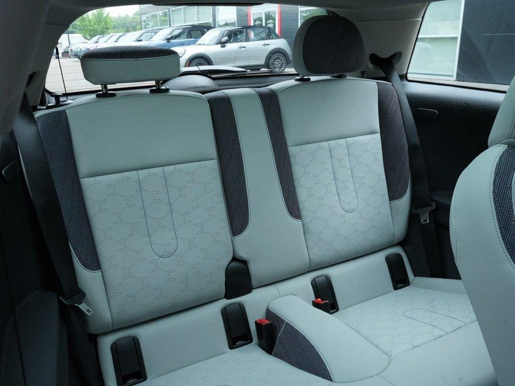 2025 Mini Cooper 2 Door Hardtop Signature photo 6