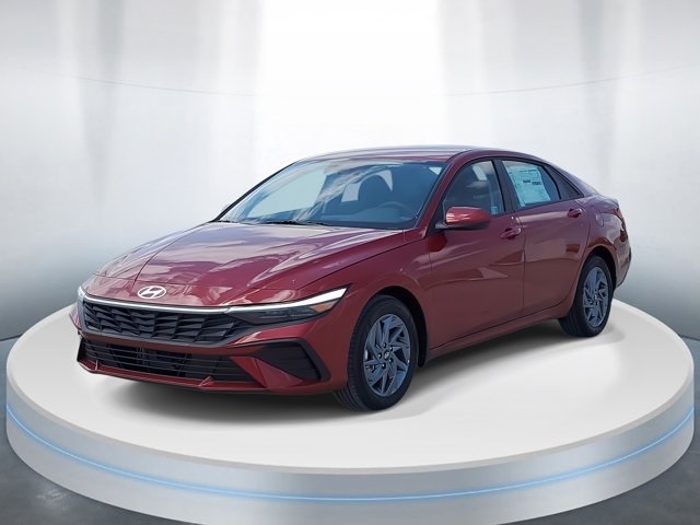 2025 Hyundai Elantra Hybrid photo 2