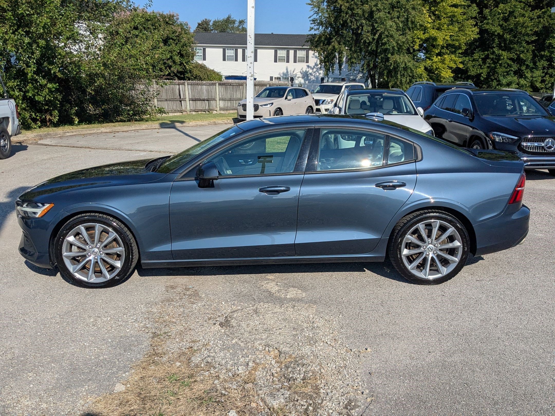 2021 Volvo S60 Momentum photo 8