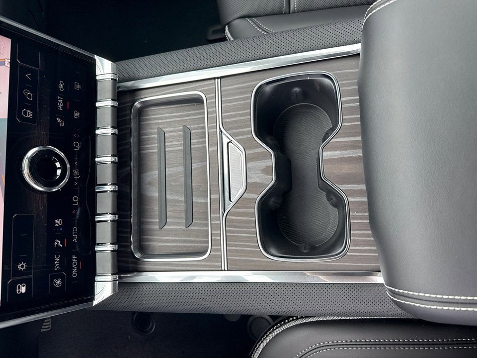 2025 GMC SIERRA - Image 25