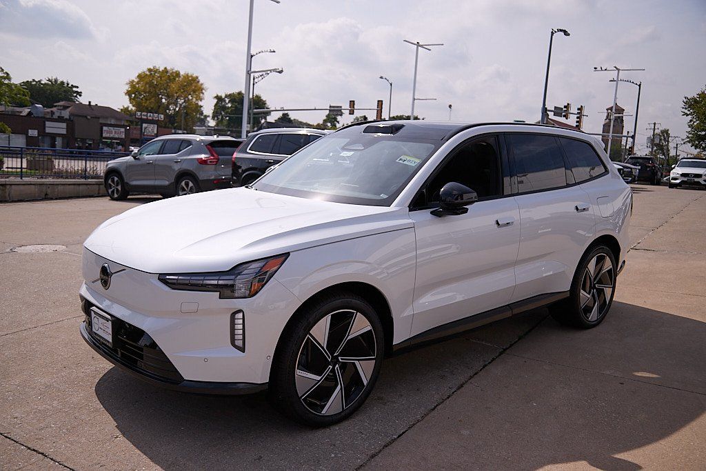 2025 VOLVO EX90 - Image 5