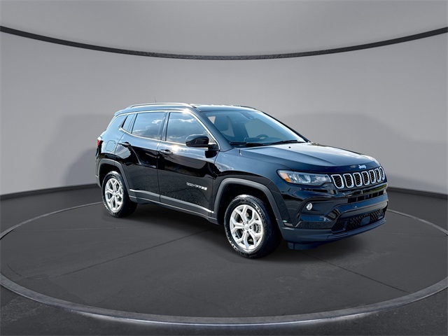 2024 Jeep Compass Latitude photo 2