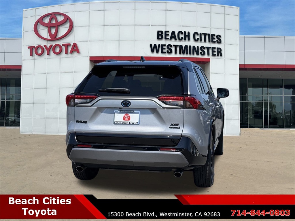 2020 Toyota RAV4 Hybrid XSE photo 9