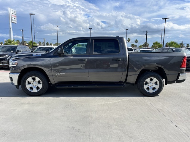 2025 Ram 1500 Tradesman photo 3