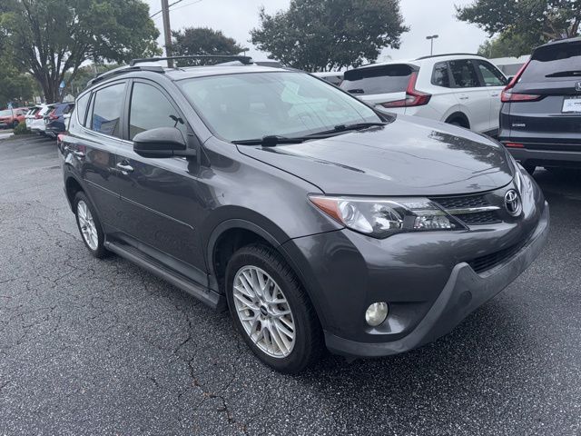 2013 Toyota RAV4 LE photo 4