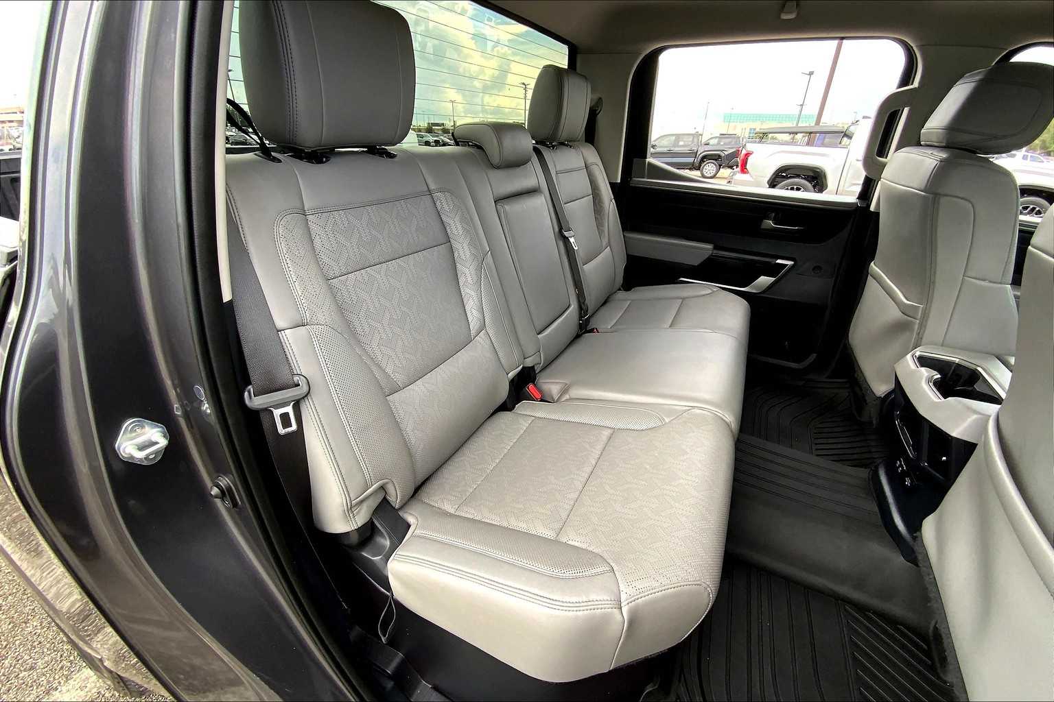 2022 Toyota Tundra Limited photo 17