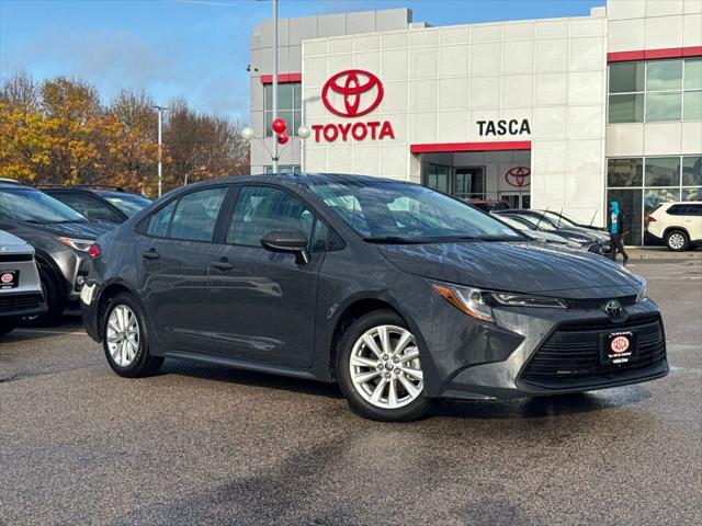 2024 Toyota Corolla LE's photo
