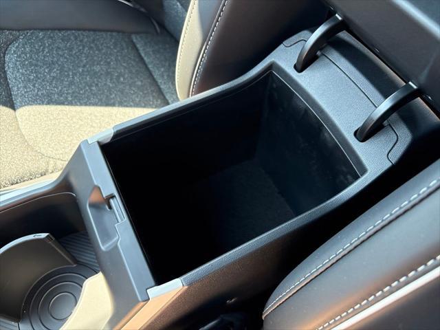 2025 Kia K4 GT-Line photo 12