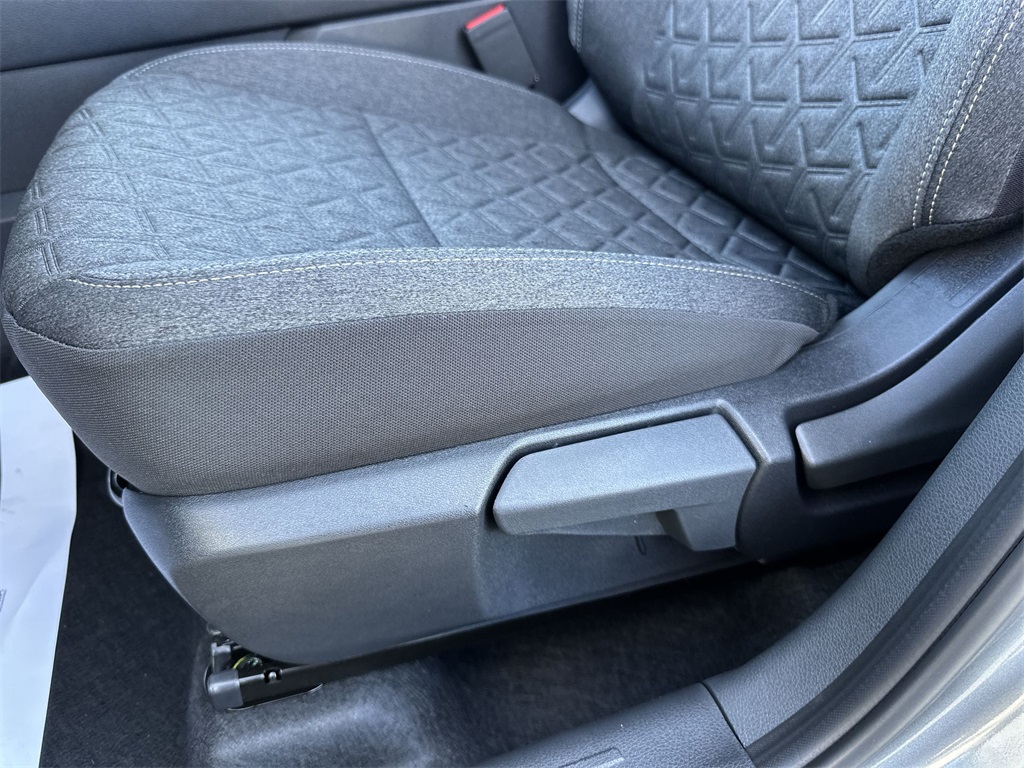 2026 Nissan Kicks SV photo 12