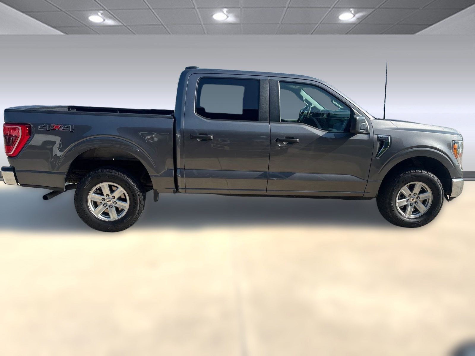 2022 Ford F-150 XLT photo 7