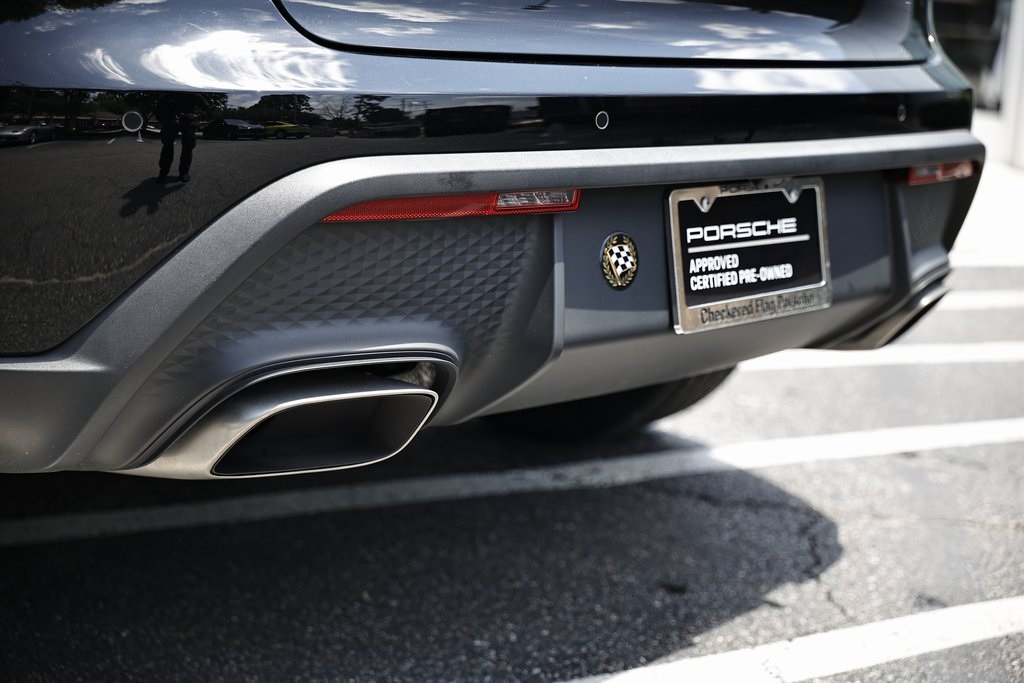 2024 Porsche Macan T photo 14