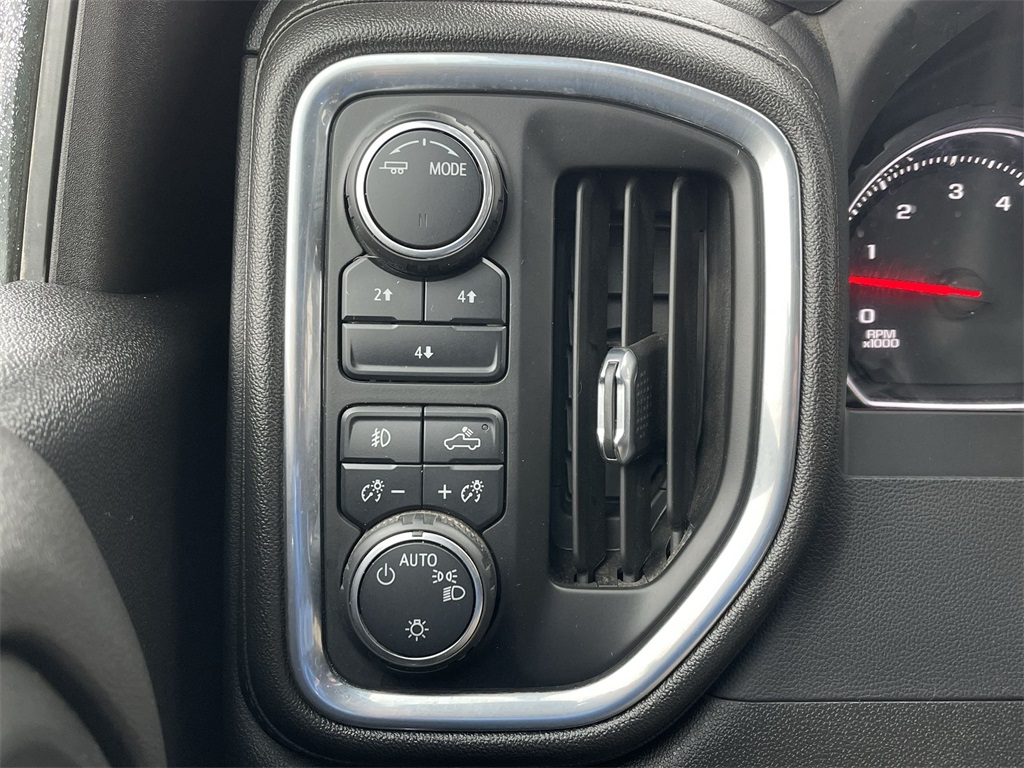 2023 Chevrolet Silverado 3500HD LT photo 24