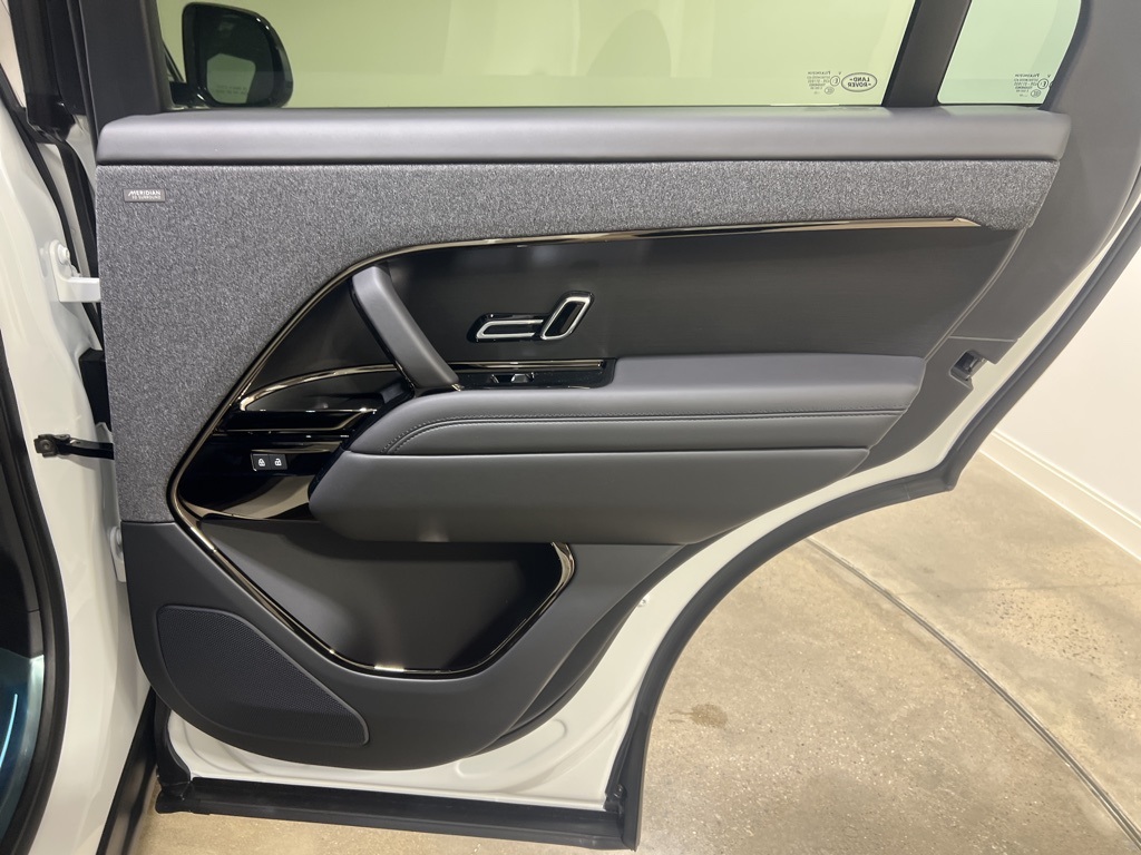 2025 Land Rover Range Rover Sport SE photo 24