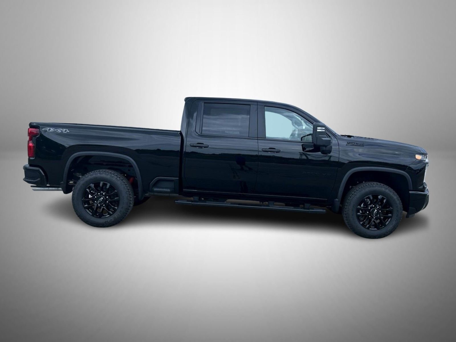 2025 Chevrolet Silverado 2500HD Custom photo 4