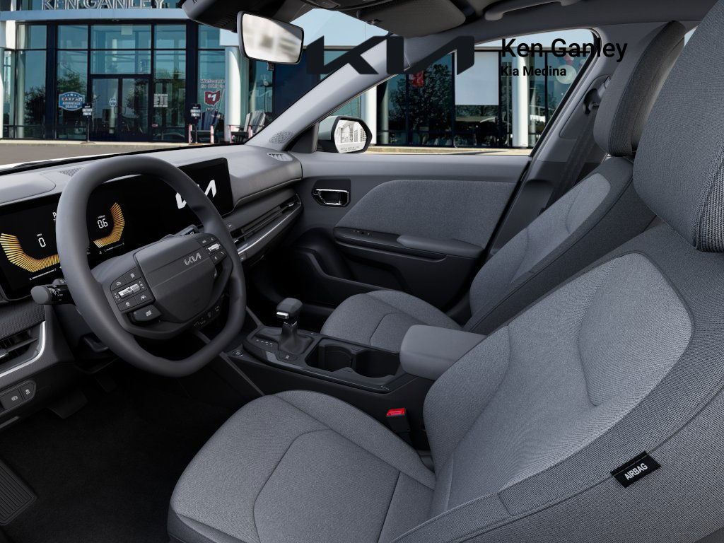 2025 Kia K4 LXS photo 8