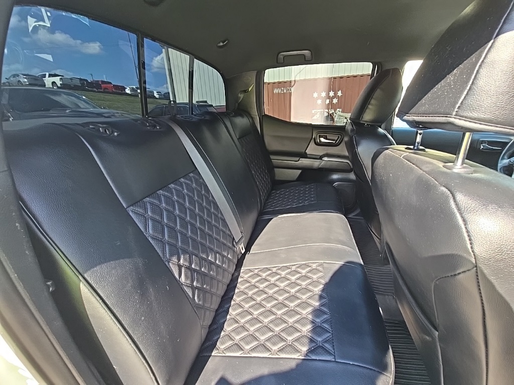 2021 Toyota Tacoma TRD Off-Road photo 17