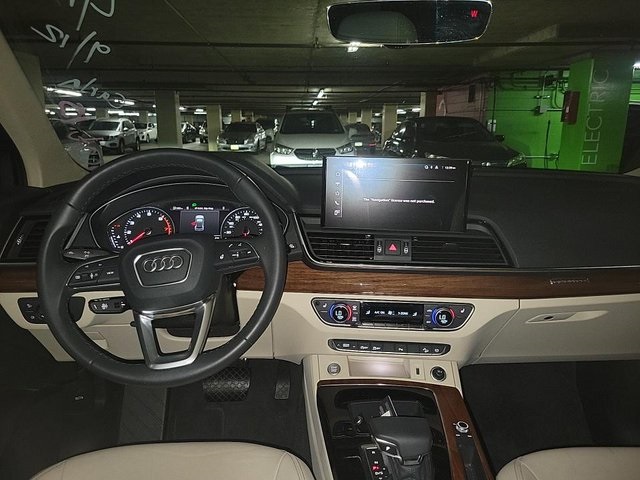 2023 Audi Q5 45 S line Premium photo 5