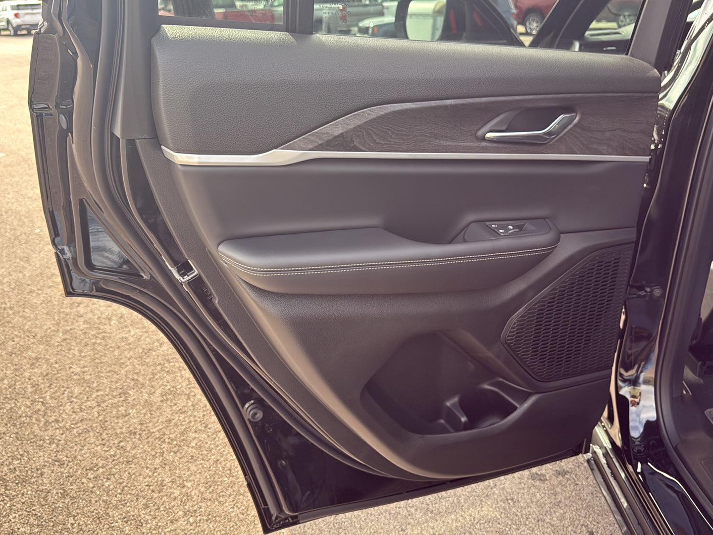 2025 Jeep Grand Cherokee Limited photo 19