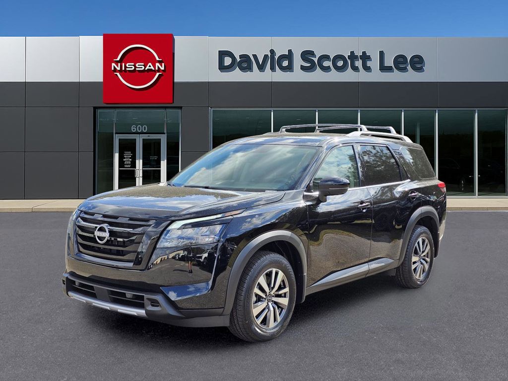 2025 Nissan Pathfinder SL's photo