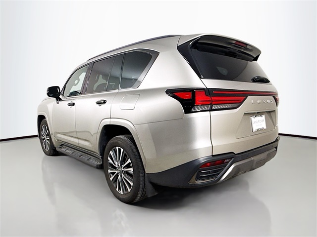 2023 Lexus LX 600 Premium photo 4