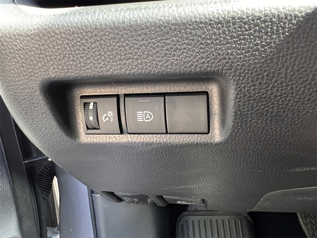 2024 Toyota RAV4 XLE photo 22