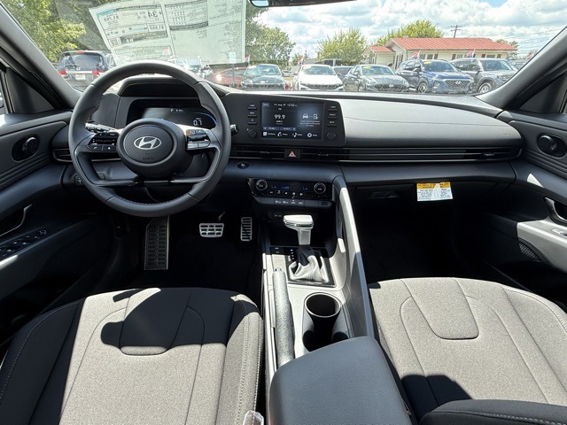 2025 Hyundai Elantra SEL Sport photo 16