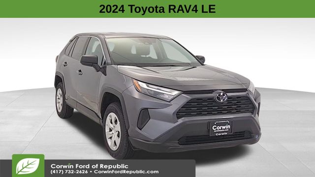 2024 Toyota RAV4 LE's photo