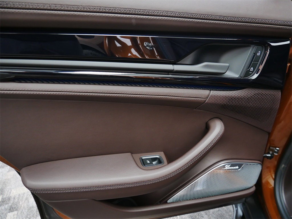 2025 Porsche Panamera GTS photo 15