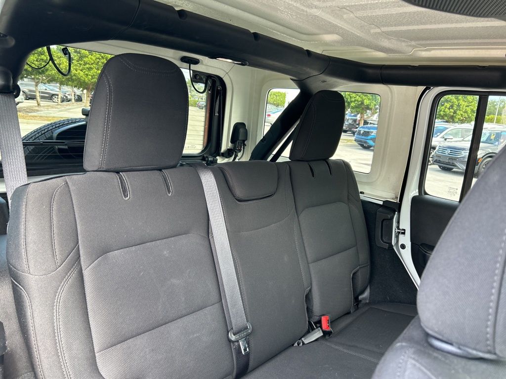 2022 Jeep Wrangler Unlimited Sahara photo 40