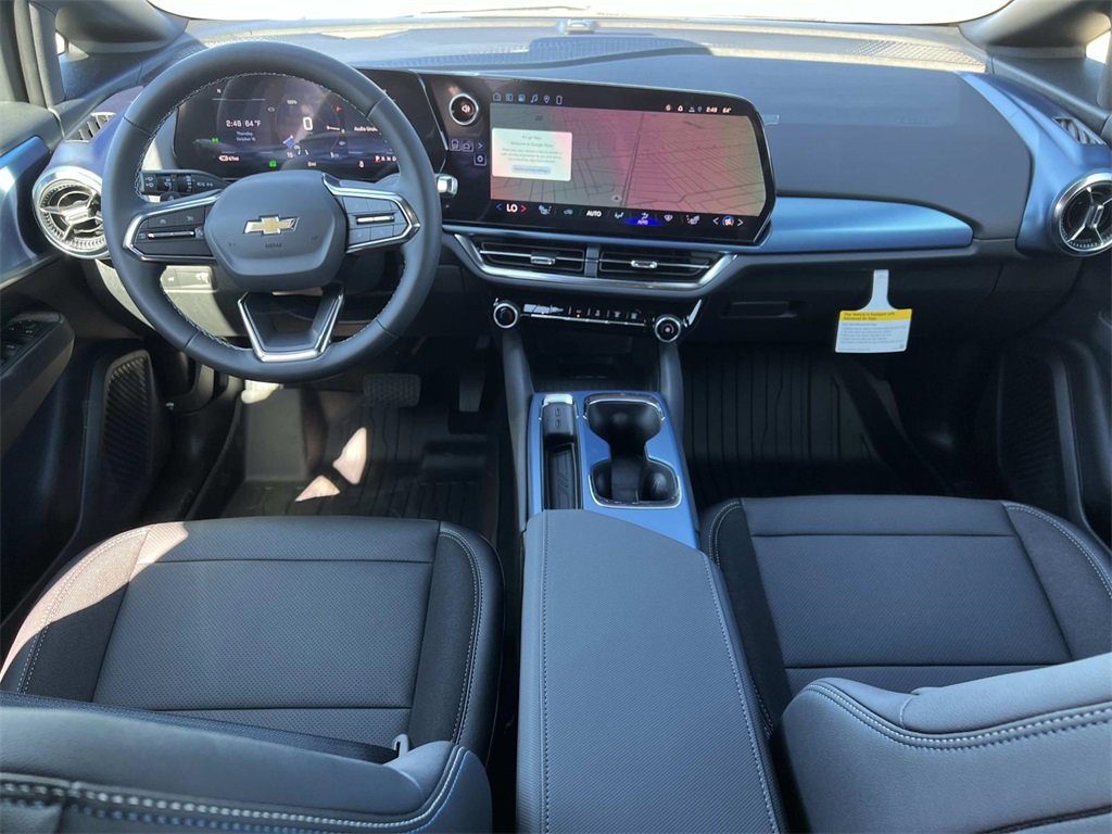 2026 Chevrolet Equinox EV 1LT photo 3