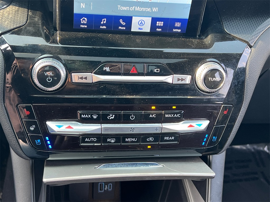 2022 Ford Explorer ST photo 22