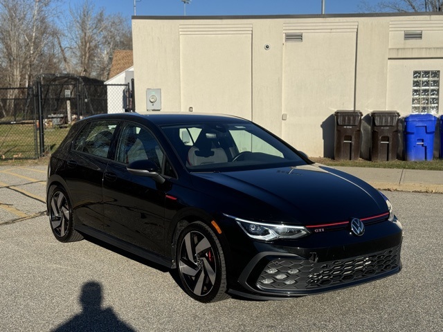 2024 Volkswagen Golf GTI S photo 2