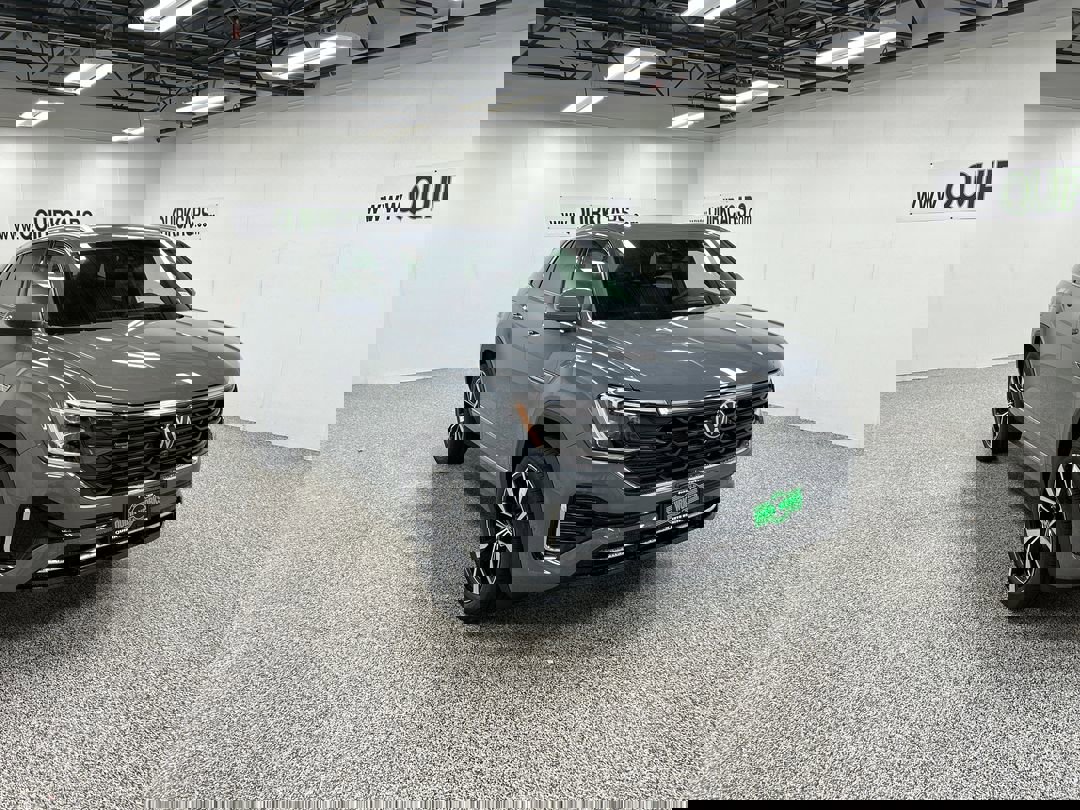 2026 Volkswagen Atlas Cross Sport SEL Premium R-LINE's photo