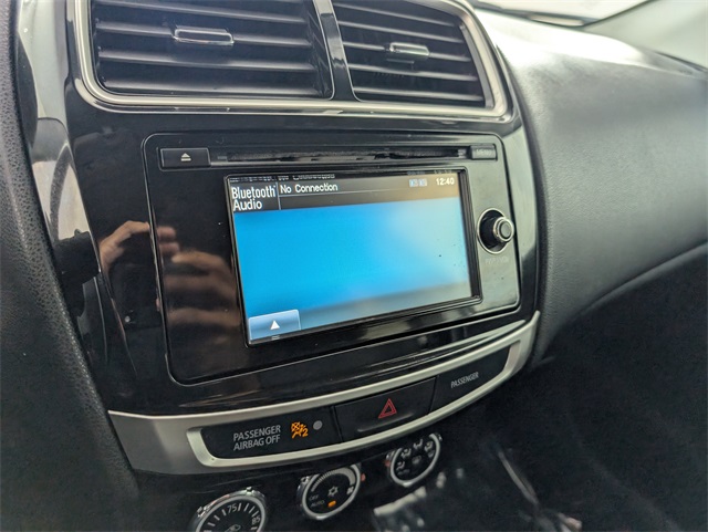 2015 Mitsubishi Outlander Sport SE photo 26