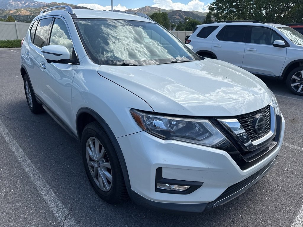 2018 Nissan Rogue SV photo 3