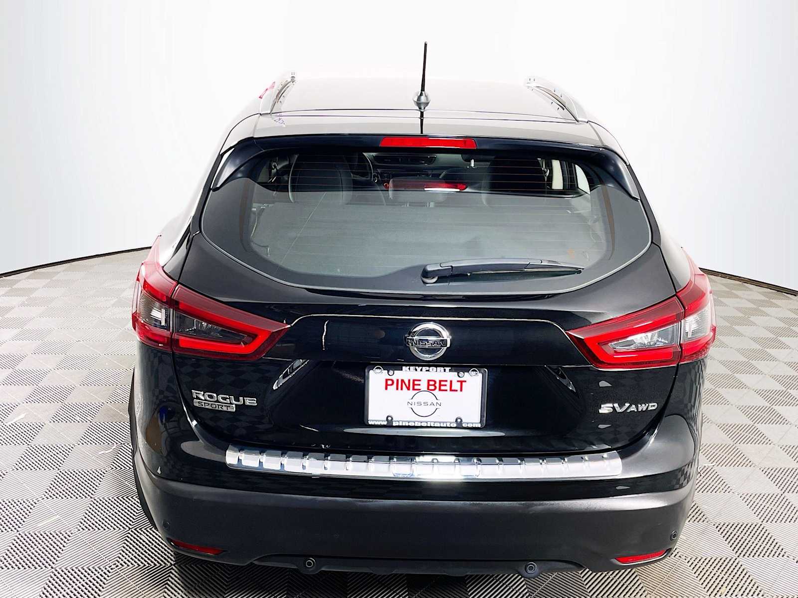 2022 Nissan Rogue Sport SV photo 4