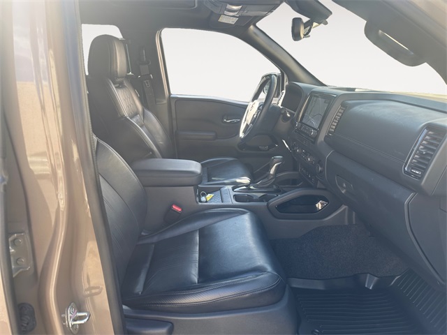 2022 Nissan Frontier PRO-4X photo 12