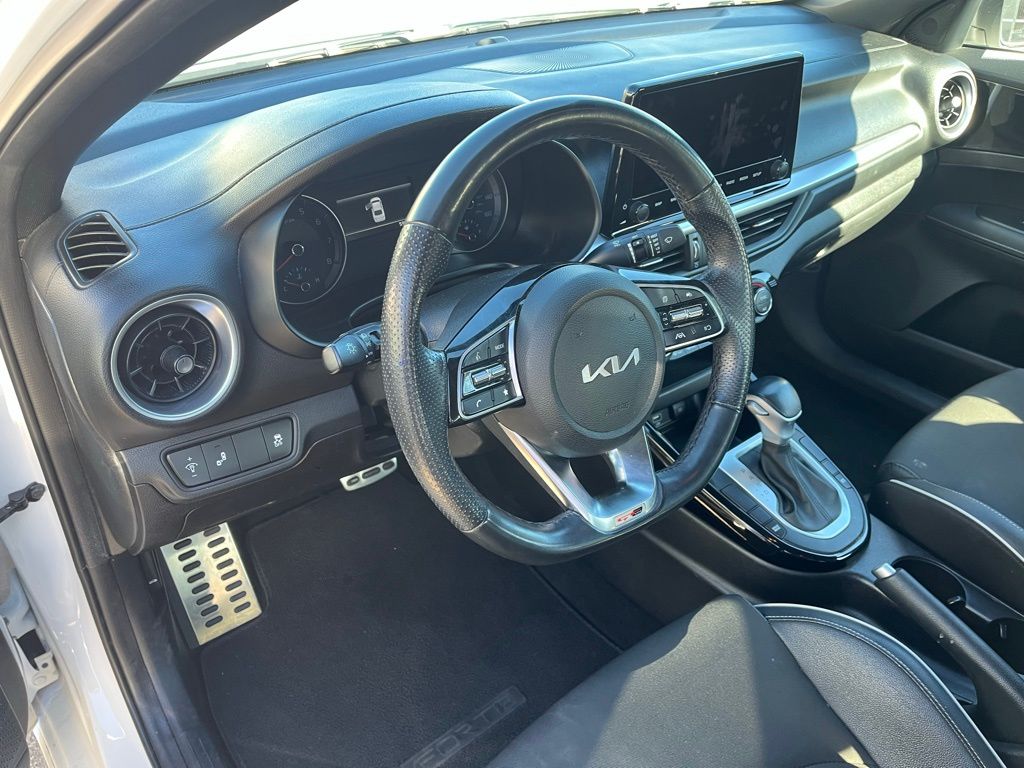 2023 Kia Forte GT photo 5