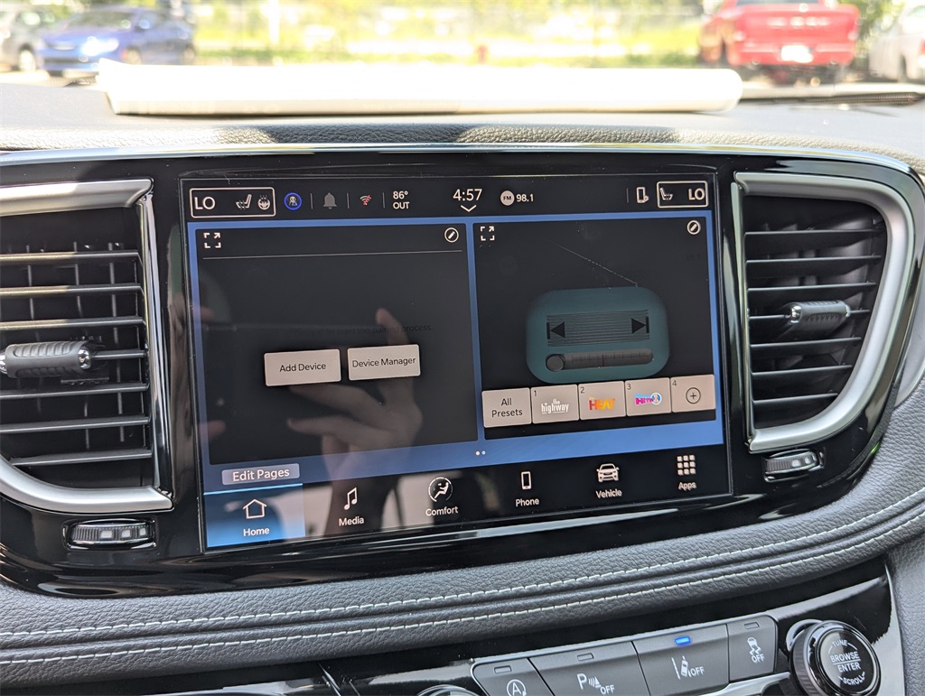 2026 Chrysler Pacifica photo 24