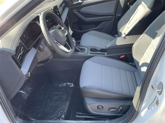 2025 Volkswagen Jetta 1.5T SE photo 11