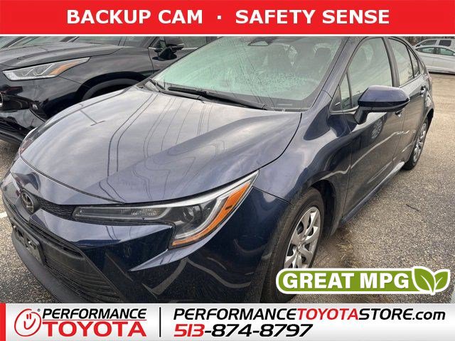 2023 Toyota Corolla LE's photo